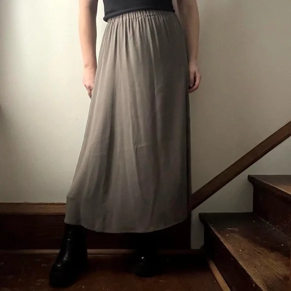 Eileen Fisher grey silk midi skirt - Picture 2 of 8